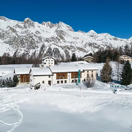 Chesa Pool Sils Maria