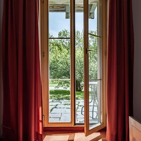 Chesa Pool Szálloda