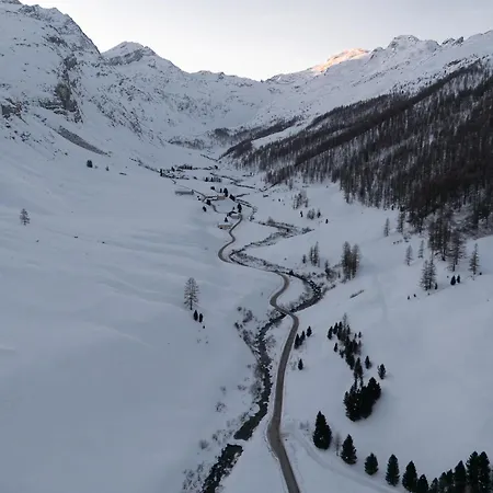 酒店 Chesa Pool 锡尔斯玛丽亚