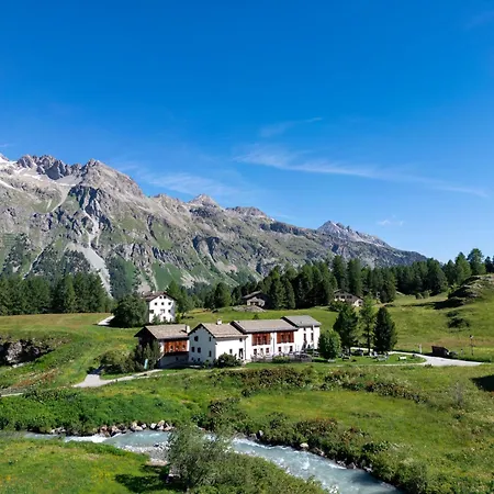 Chesa Pool Hotel Sils im Engadin