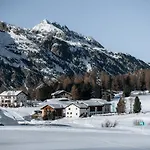 Chesa Pool Зильс-Мария