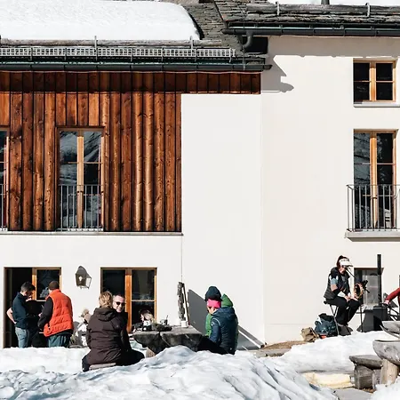 Chesa Pool Sils Maria