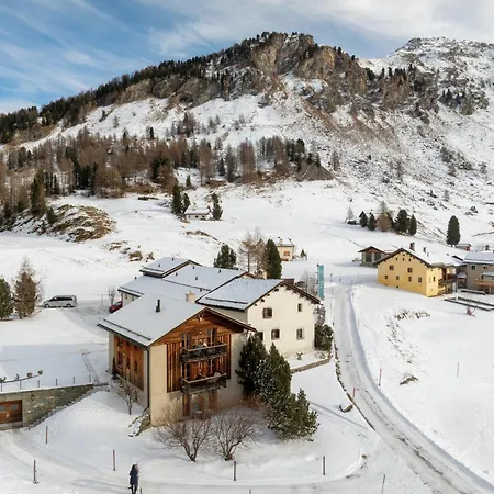 Chesa Pool Sils Maria