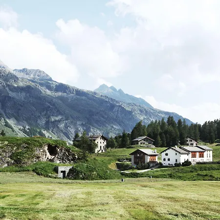 Chesa Pool Sils-Maria